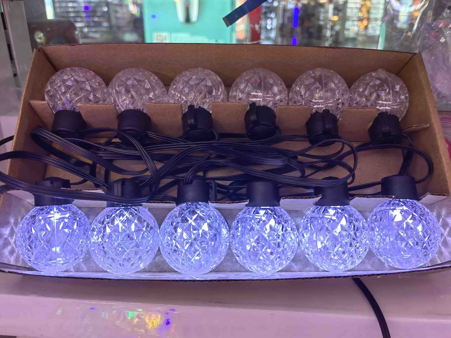 LED ukrasna girlanda 12 kuglica, 3 m – hladno bijela