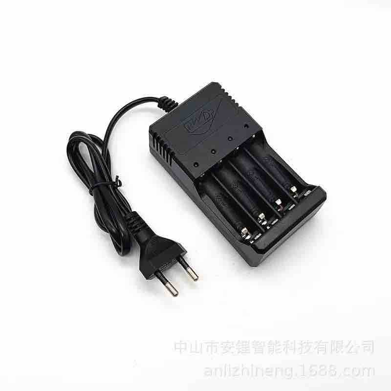 Punjiva USB/AC punjač za 4 AA/AAA baterije sa EU utikačem