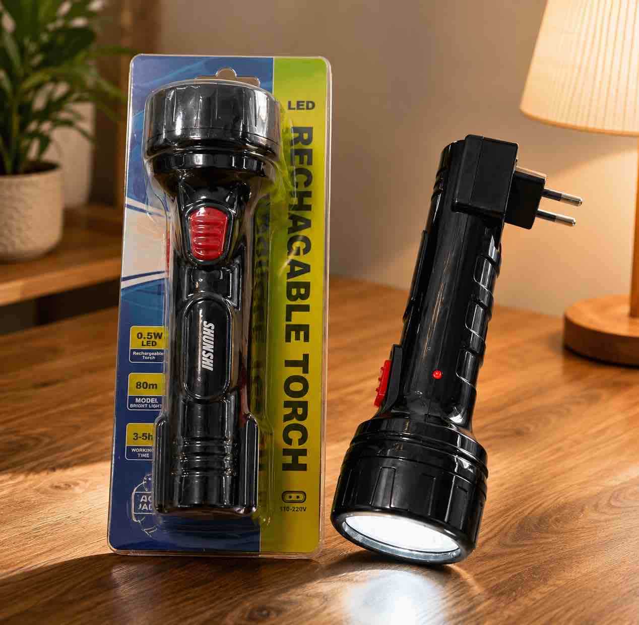 Punjačka LED baterijska lampa s ugrađenim adapterom