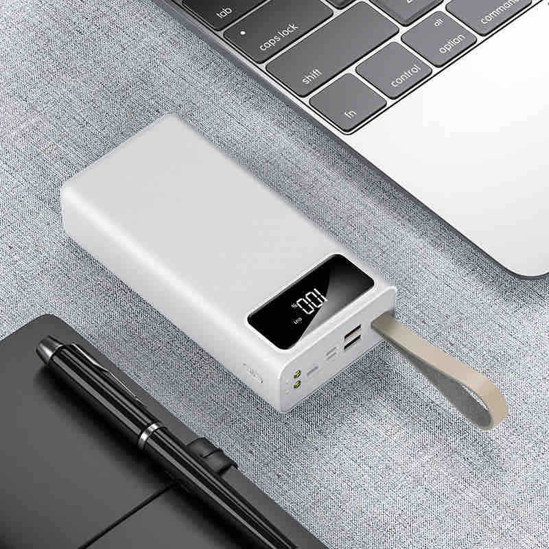 Prenosna baterija (powerbank) bijela sa LCD indikatorom i remenom
