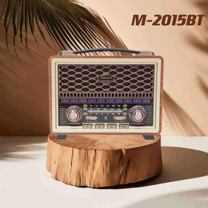 Retro stolni radio sa drvenim izgledom i prenosivom ručkom