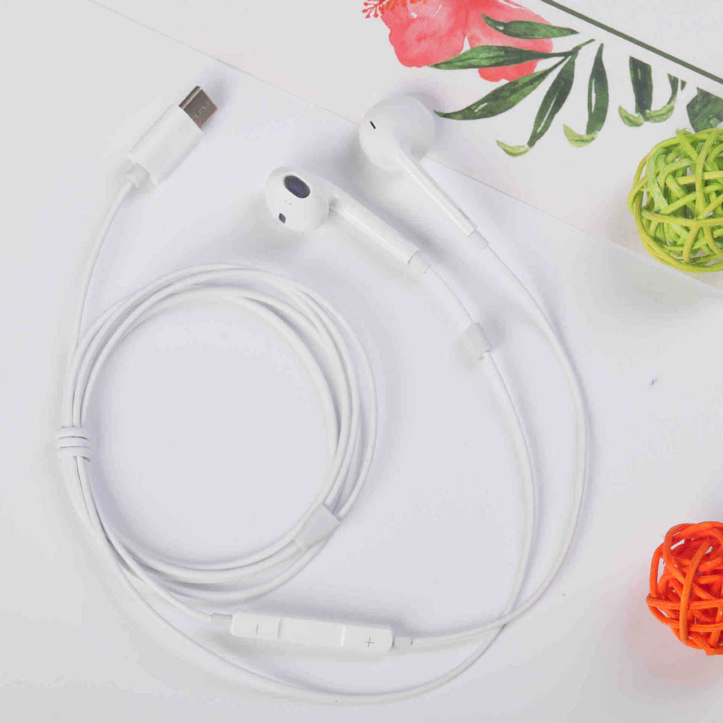 Žične slušalice sa USB-C priključkom i daljinskim mikrofonom