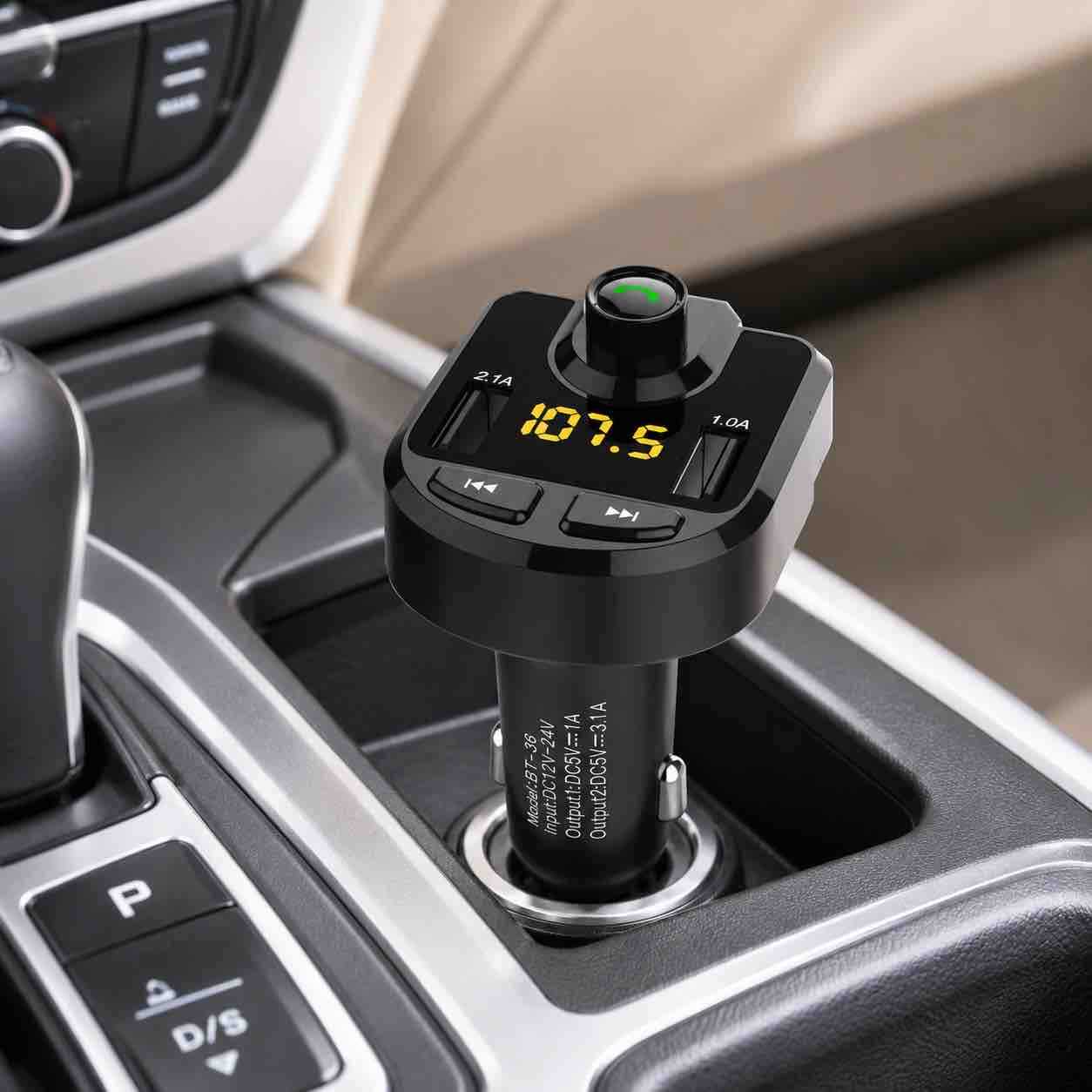 FM transmitter s Bluetooth handsfree i dual USB punjačem