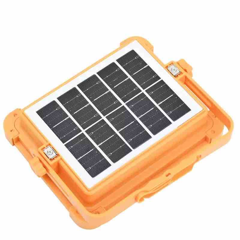 Solarni LED reflektor sa ugrađenom solarnom pločom