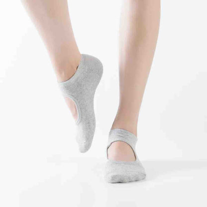 Protuklizne čarape za jogu i pilates sa otvorom i silikonskim gripom