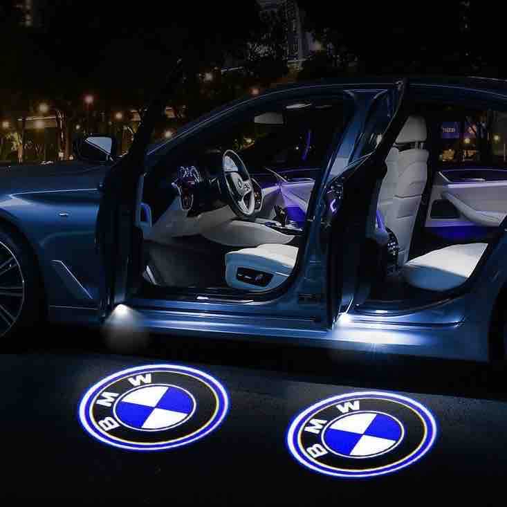 LED projektor za vrata automobila — projekcija logoa (BMW motiv)