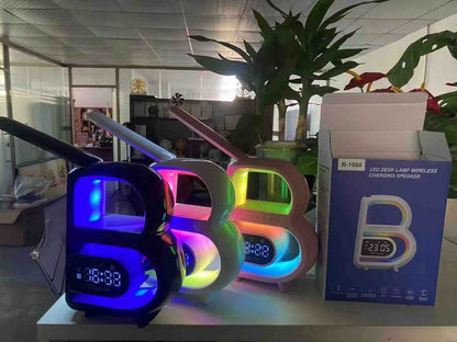 LED stolna lampa ‘B’ s RGB svjetlom, Bluetooth zvučnikom, bežičnim punjenjem i digitalnim satom