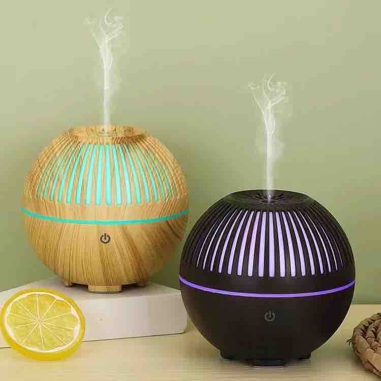 Kompaktni aroma difuzer / ovlaživač 200 ml s LED svjetlom