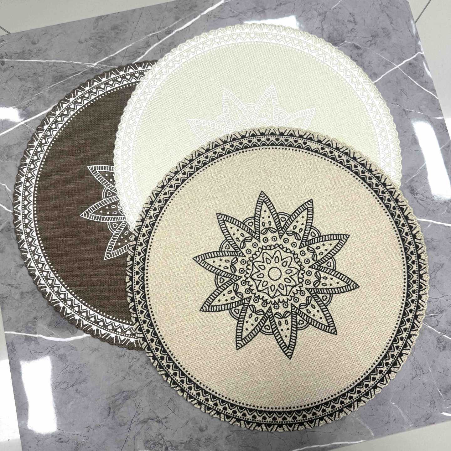 Set od 12 okruglih podmetača za stol 38 cm – mandala dizajn, mješovite boje
