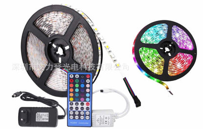 LED traka 5m RGB 5050 sa daljinskim upravljačem i adapterom (12V)