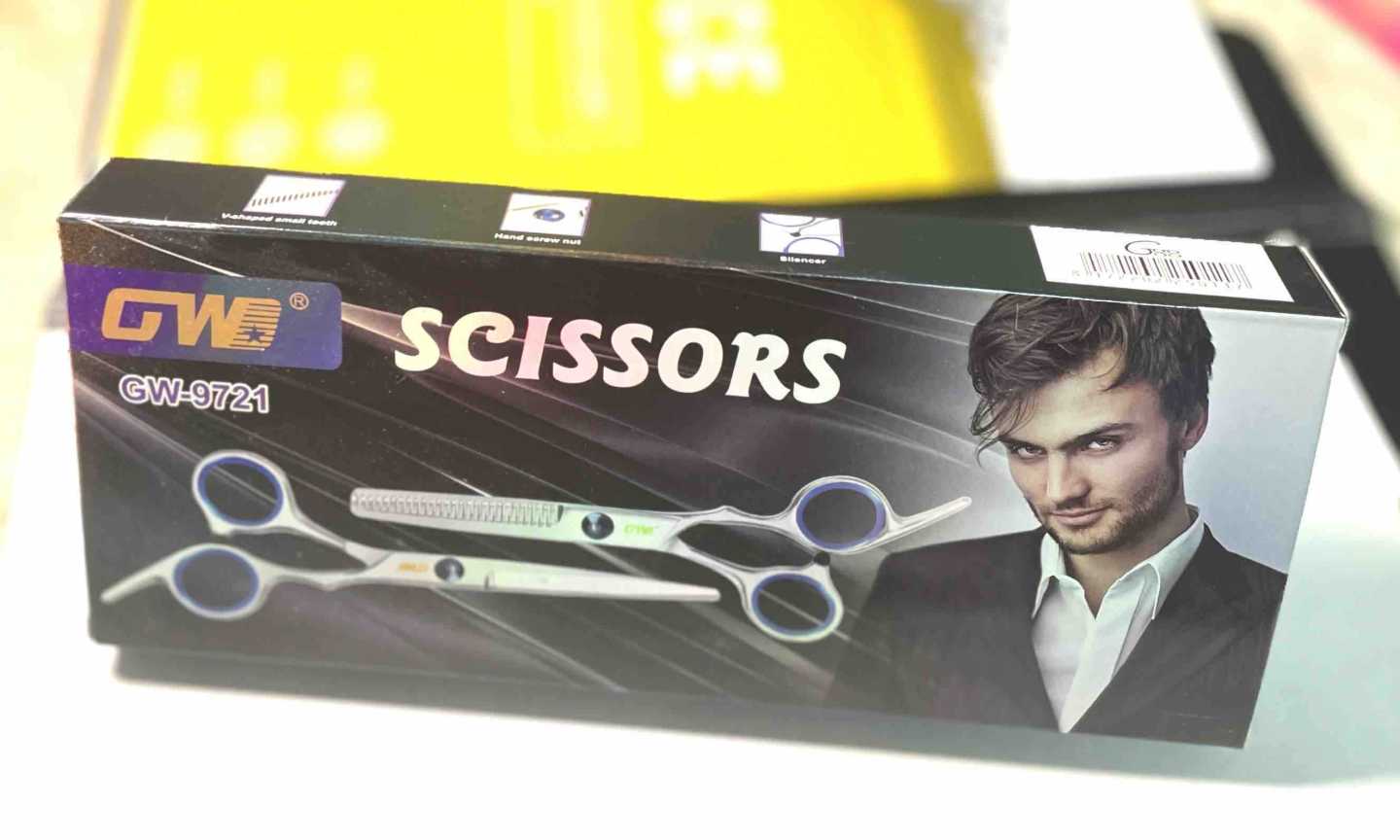 Set za šišanje: ravne makaze + tanjirač (par) sa futrolom