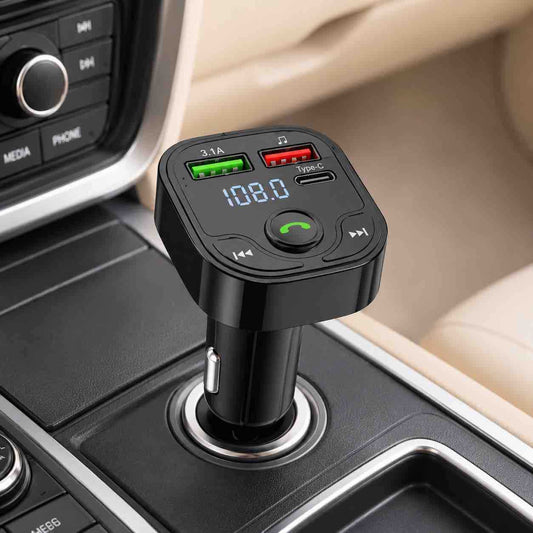FM transmitter za auto s Bluetooth handsfree i brzopunjajućim USB/Type‑C izlazima