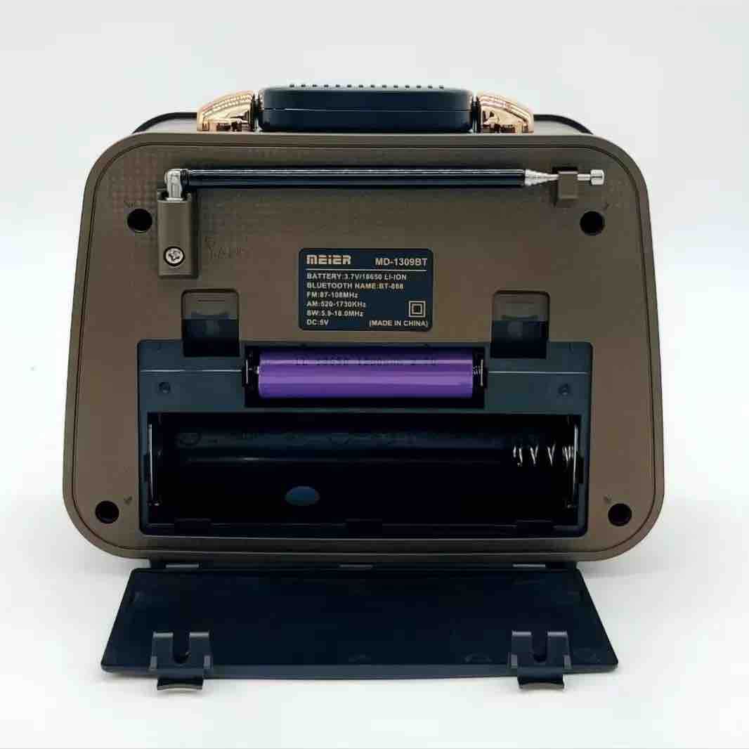Prenosivi retro radio sa Bluetooth i baterijom