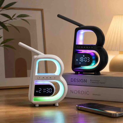 LED stolna lampa ‘B’ s RGB svjetlom, Bluetooth zvučnikom, bežičnim punjenjem i digitalnim satom